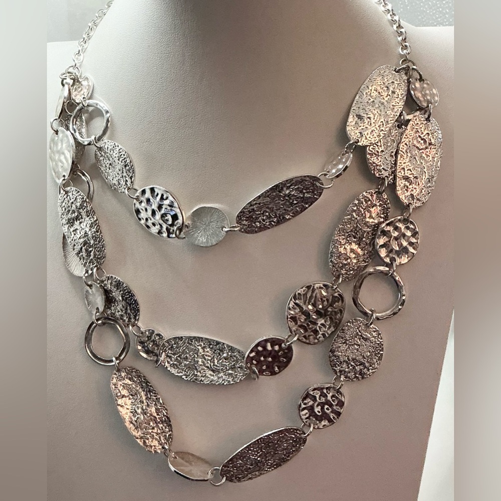 CHARMING CHARLIE HEAVY SILVERTONE TONE HAMMERED DISC MULTI LAYERED NECKLACE